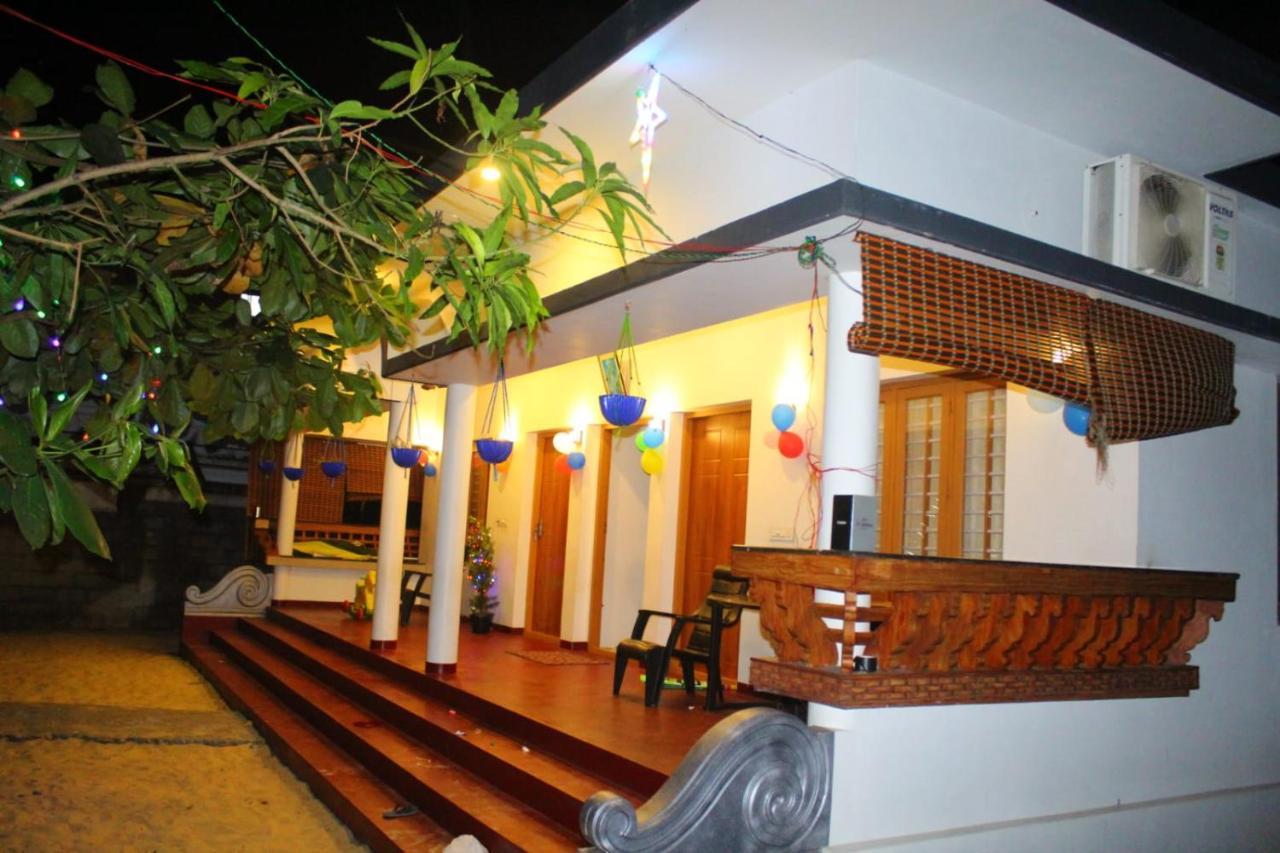 מאראריקולם Marari Anna Beach Villa מראה חיצוני תמונה