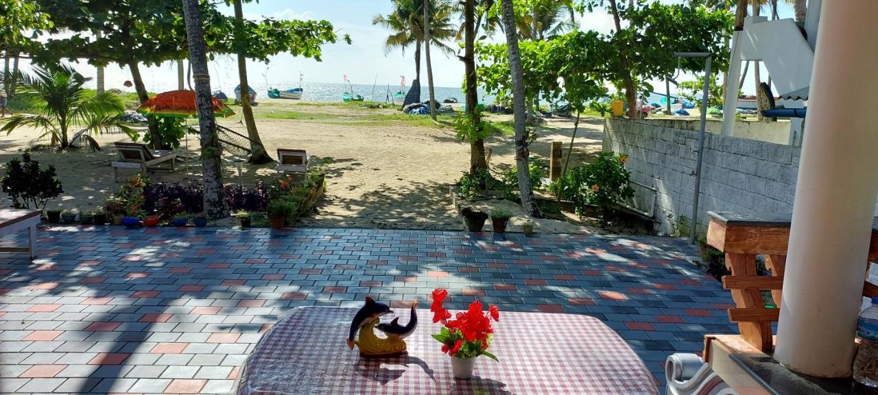 מאראריקולם Marari Anna Beach Villa מראה חיצוני תמונה