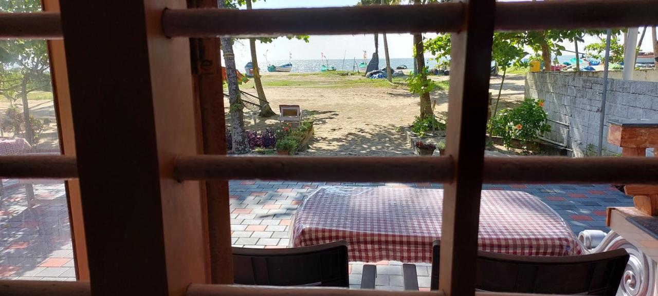 מאראריקולם Marari Anna Beach Villa מראה חיצוני תמונה