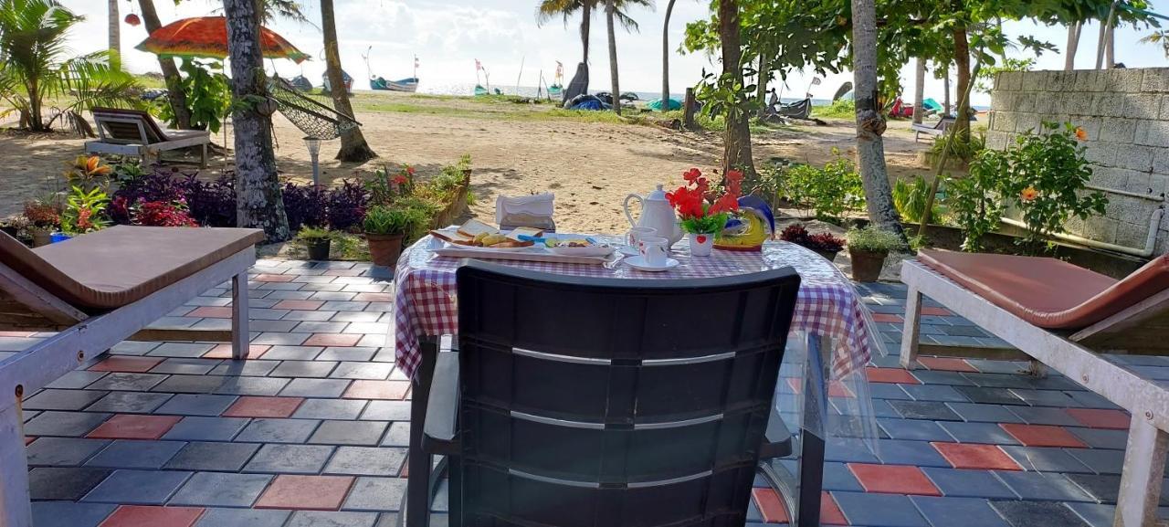 מאראריקולם Marari Anna Beach Villa מראה חיצוני תמונה