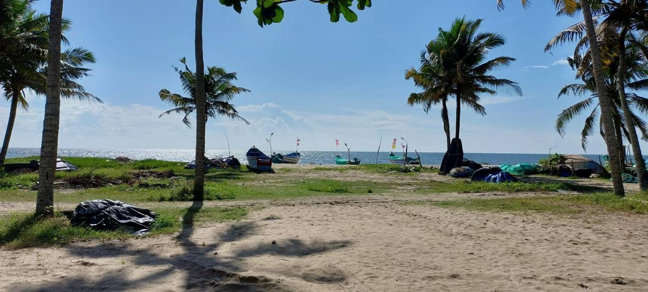 מאראריקולם Marari Anna Beach Villa מראה חיצוני תמונה